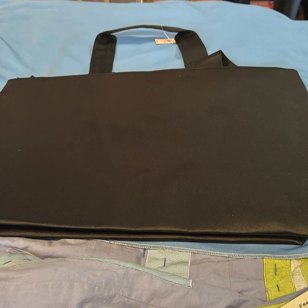 NWT Victoria’s Secret 2024 Black Crystal Embellished Tote Bag Z54